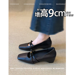 不累脚！隐形内增高9CM黑色玛丽珍鞋2026夏新款山茶花方头单鞋女