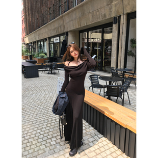 w风 Xinlei the 静奢感立体肌理荡领V领针织连衣裙 Lin