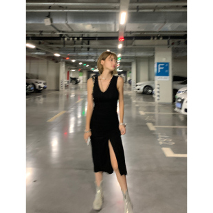 长款 Xinlei 性感收腰修身 黑色V领吊带连衣裙女夏薄款 开叉裙子 Lin