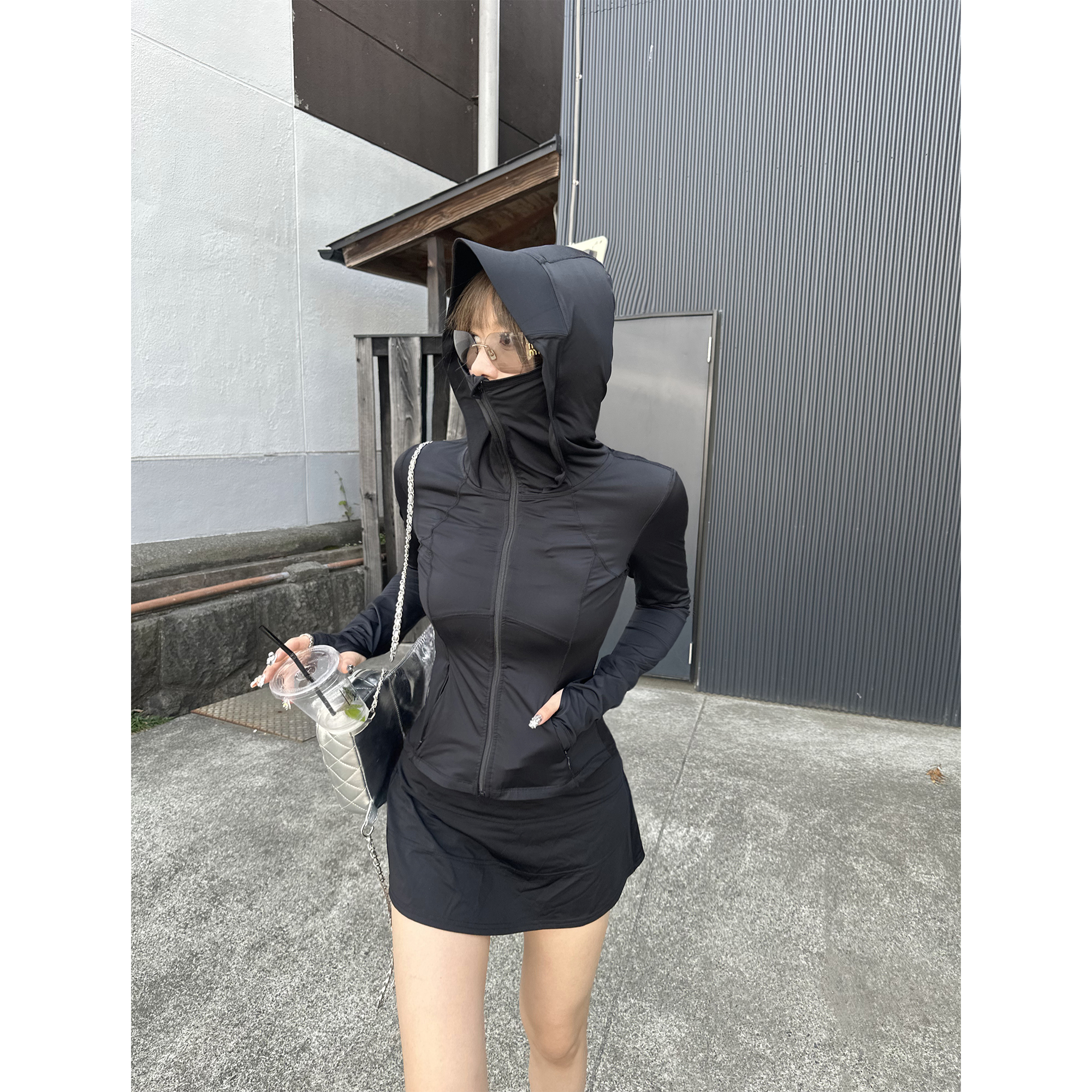 Xinlei Lin “零”度体感UPF50黑色灰色双色羞射外套半裙防晒套装