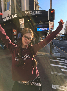 Xinlei Lin“美高早课”复古美式英文字母贴布绣刺绣长袖T恤