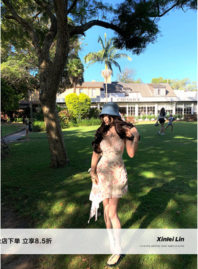 Xinlei Lin “花径拾梦”蕾丝碎花拼接印花雪纺绑带吊带连衣裙