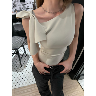 money old 双色不对称吊带背心女春夏上衣 Lin Xinlei