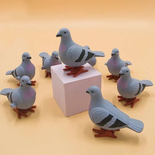 Cute Jumping Pigeon Clockwork Toy Funny Simulation Animal Pi