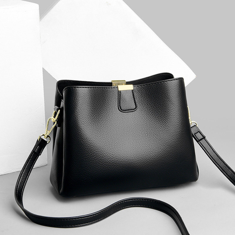 潮牌韩版软皮时尚水桶小包包斜挎包女新款简约单肩包手提百搭休闲,箱包皮具/热销女包/男包,水桶包,淘宝优惠券,粉丝福利购,淘宝优惠卷