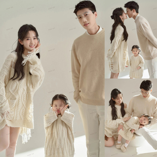 2026新款影楼全家福一家三口亲子装新年拍照主题麻花毛衣摄影服装