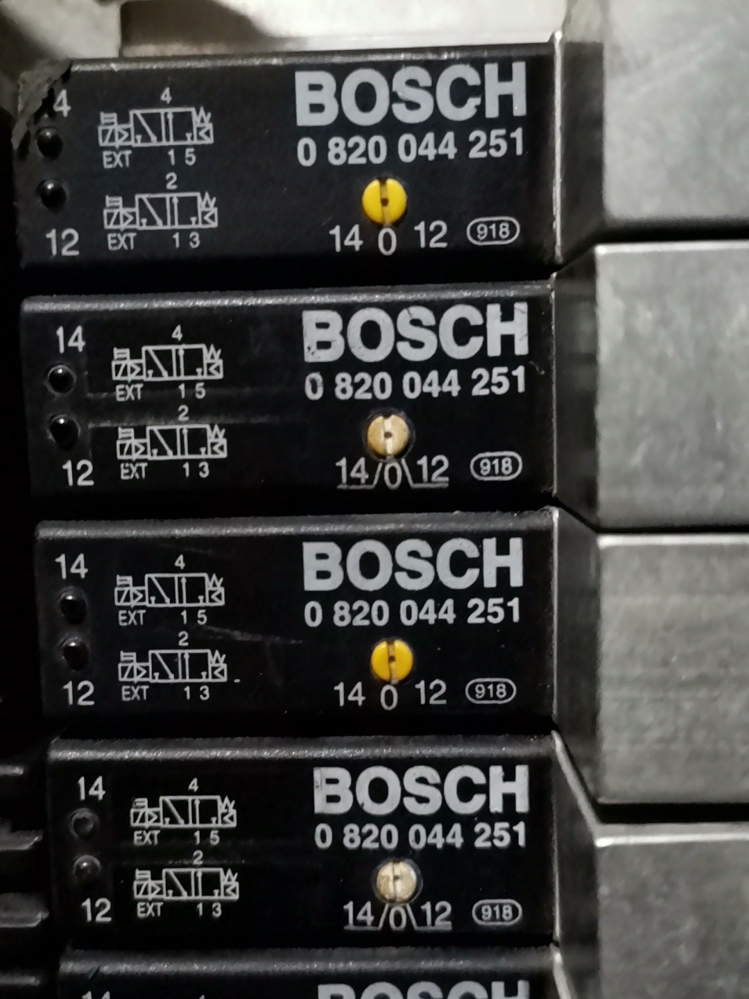 BOSCH博世电磁阀0820044251功能包好 拍前询价