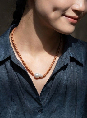 老山檀珠+巴洛克珍珠精致短项链