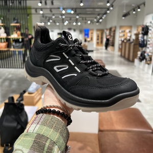 ECCO爱步女户外徒步鞋缓震登山鞋