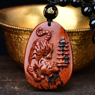 瑞虎保泰吊坠2026年属猪吉祥物项链红黑曜石玉虎挂件六合项链