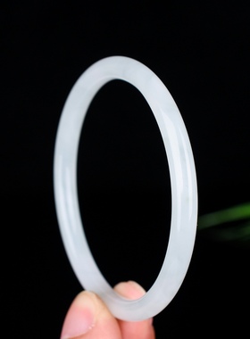 天然新疆和田冰种飘花细条玉镯子