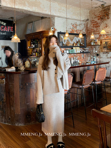 秋冬女款宽松针织套装