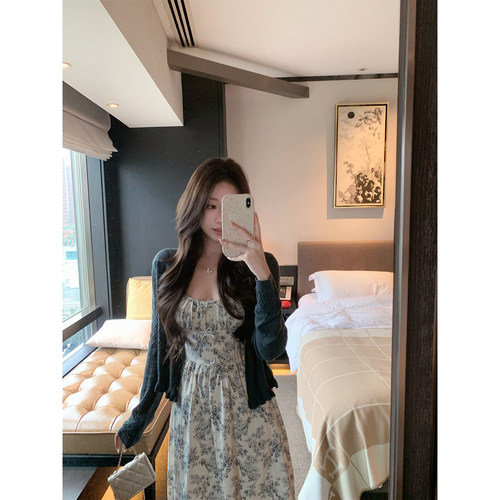 萌萌Ja蝴蝶结碎花吊带连衣裙