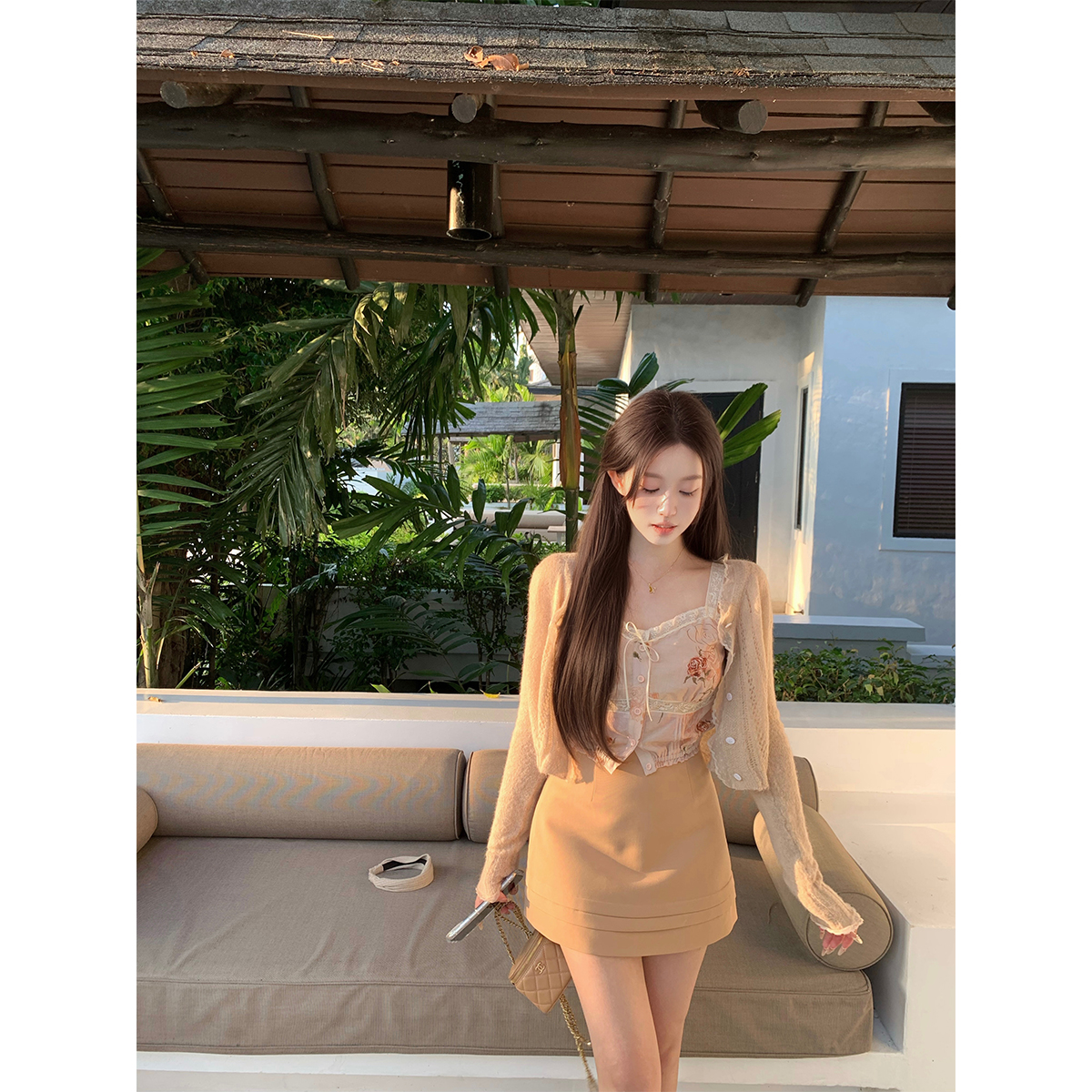 萌萌Ja天丝碎花蕾丝吊带上衣女