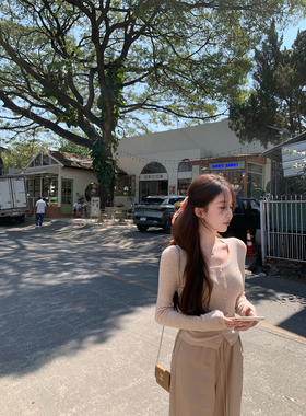 萌萌Ja 安德白昼~两色精致u领绵羊毛针织开衫温柔修身显瘦上衣女