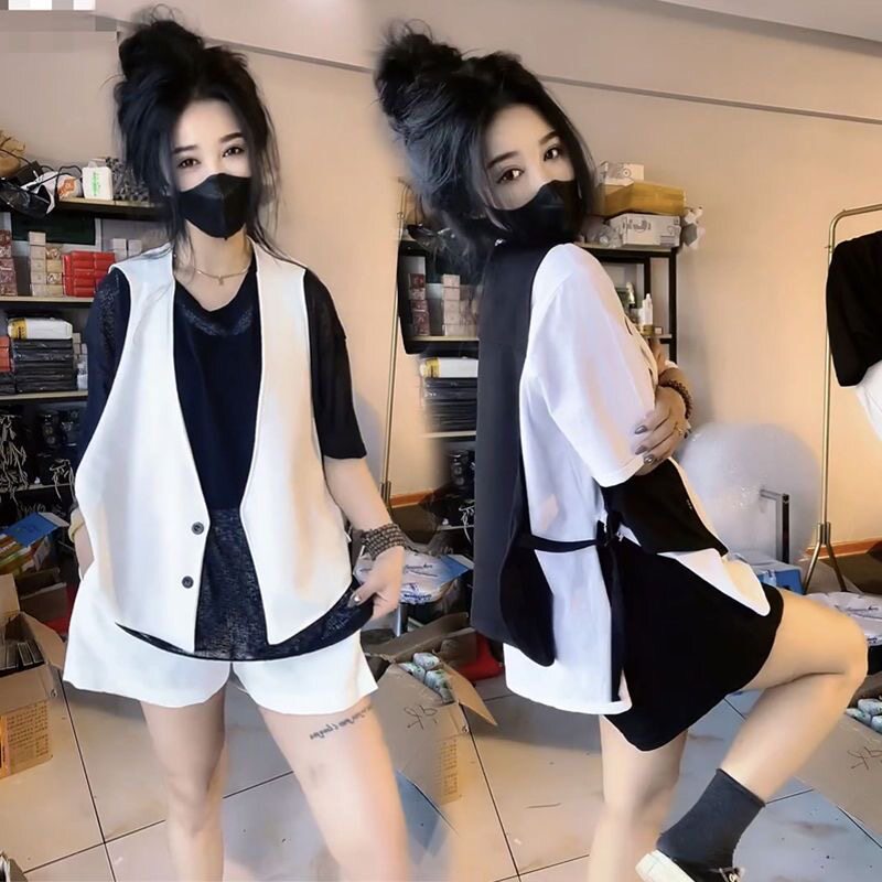 欧洲站2026时尚宽松百搭无袖马甲女设计感小众侧开叉开衫马夹外套