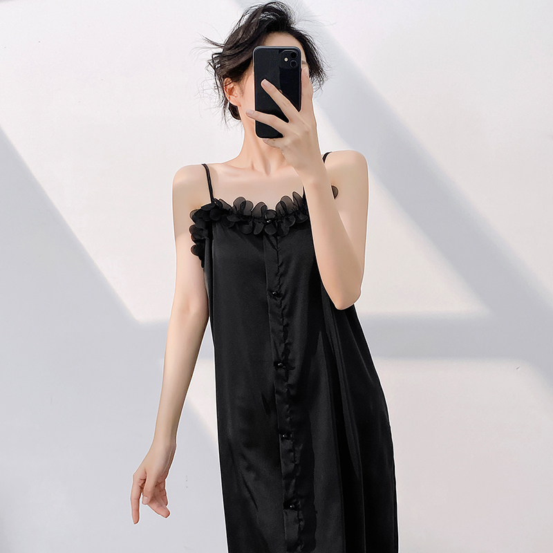 花瓣睡裙女纯欲少女风