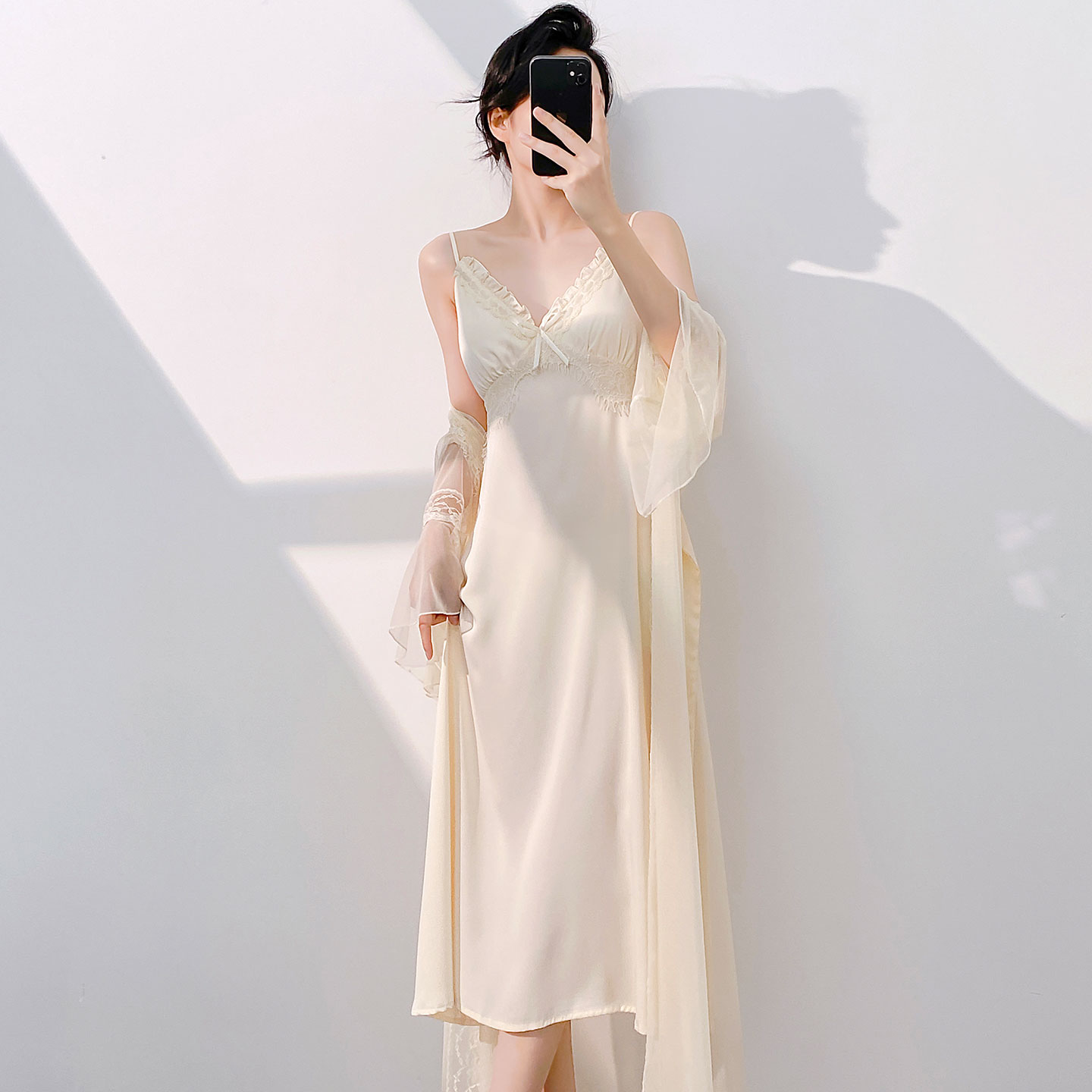 性感冰丝吊带睡裙女两件套