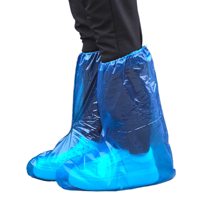 DISPOSABLE RAIN BOOT COVERS OUTDOOR WATERPROOF THICKENED WEAR-RESISTANT FOOT COVERS FOR MEN AND WOMEN AND RAINPROOF HIGH-CUT PLASTIC SHOE COVERS ARE WORN OUTSIDE IN RAINY DAYS