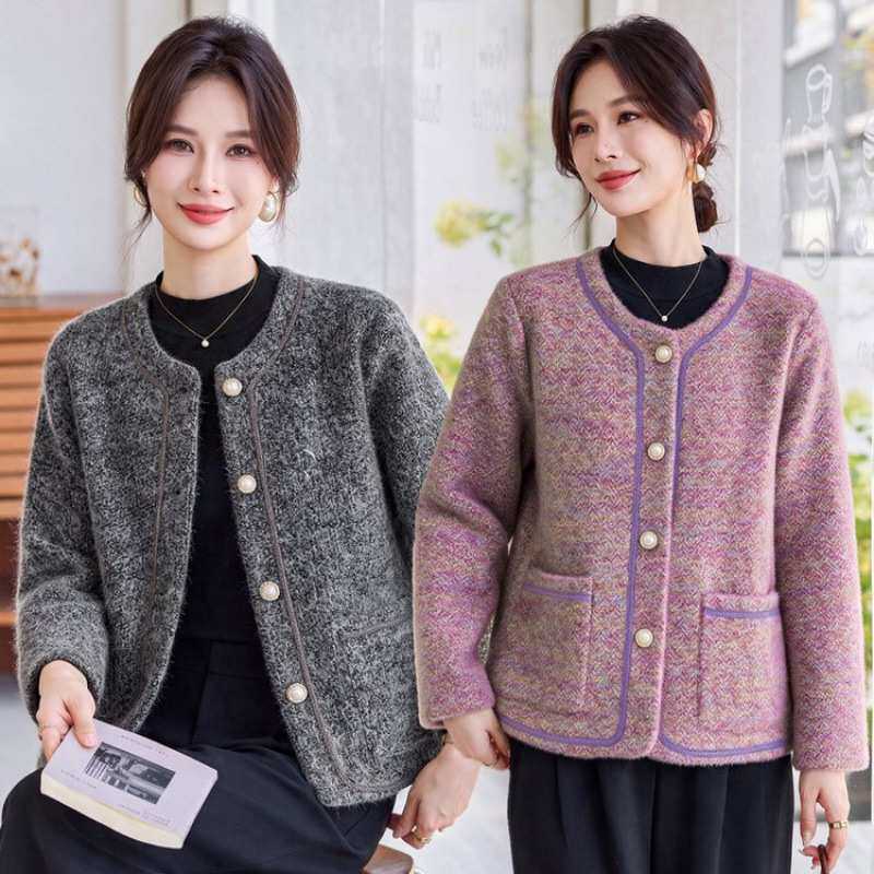 官方妈妈秋装洋气毛呢外套宽松显瘦中老年女春秋水貂绒针织开衫上