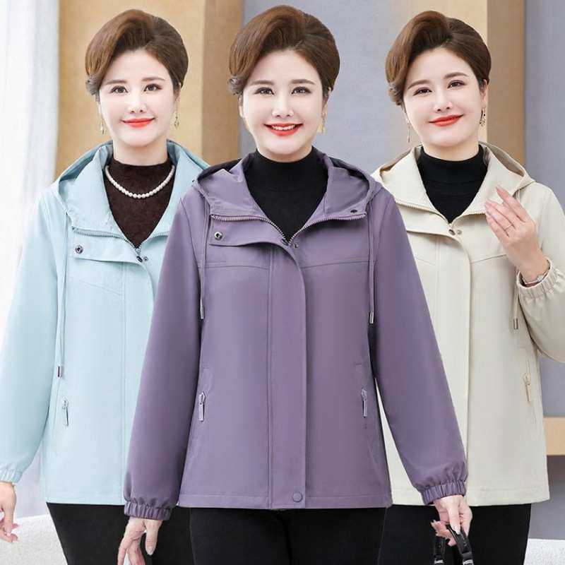官方中老年女装时尚外套秋季新款连帽宽松显瘦百搭休闲风衣三色可