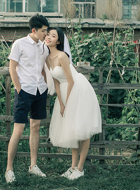 吊带街拍v领蓬蓬裙短款小婚纱