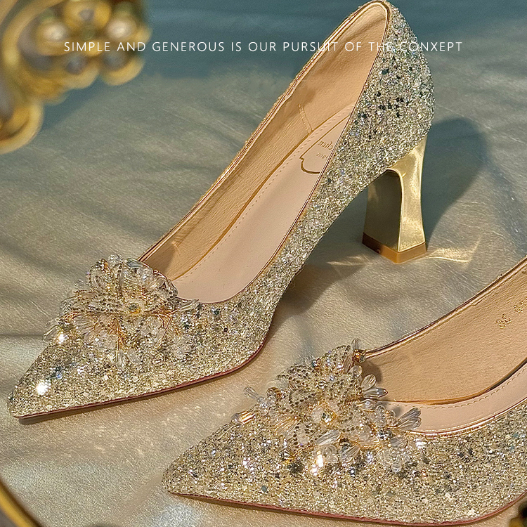 粗跟婚鞋女2025新款新娘秀禾婚纱两穿绝美不累脚香槟色高跟鞋大码