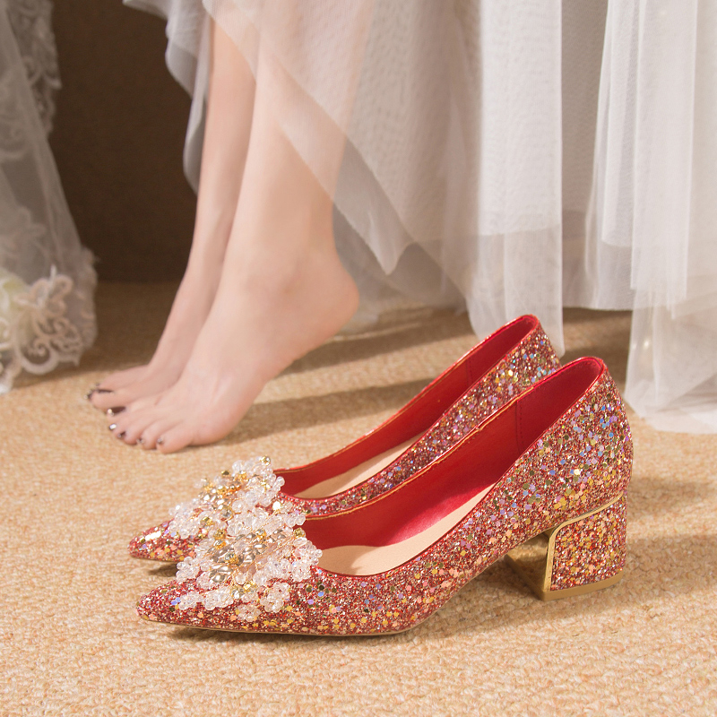 红色秀禾婚鞋女粗跟主婚纱新娘鞋2023秋季新款法式浅口高跟鞋单鞋