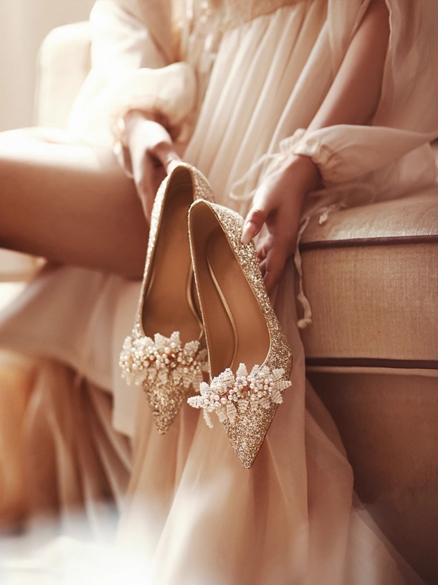 法式结婚婚鞋女2023新款新娘鞋秀禾婚纱两穿冬季不累脚绝美高跟鞋