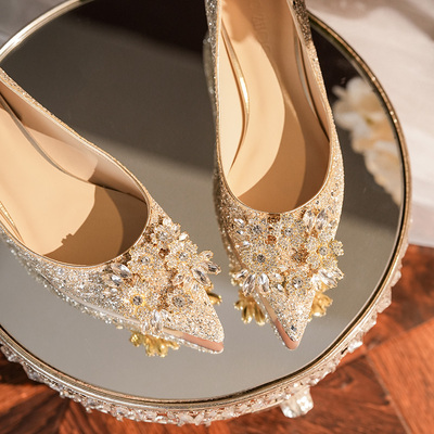 绝美婚鞋女2025新款禾秀婚纱两穿3cm低跟不累脚平底鞋水晶新娘鞋