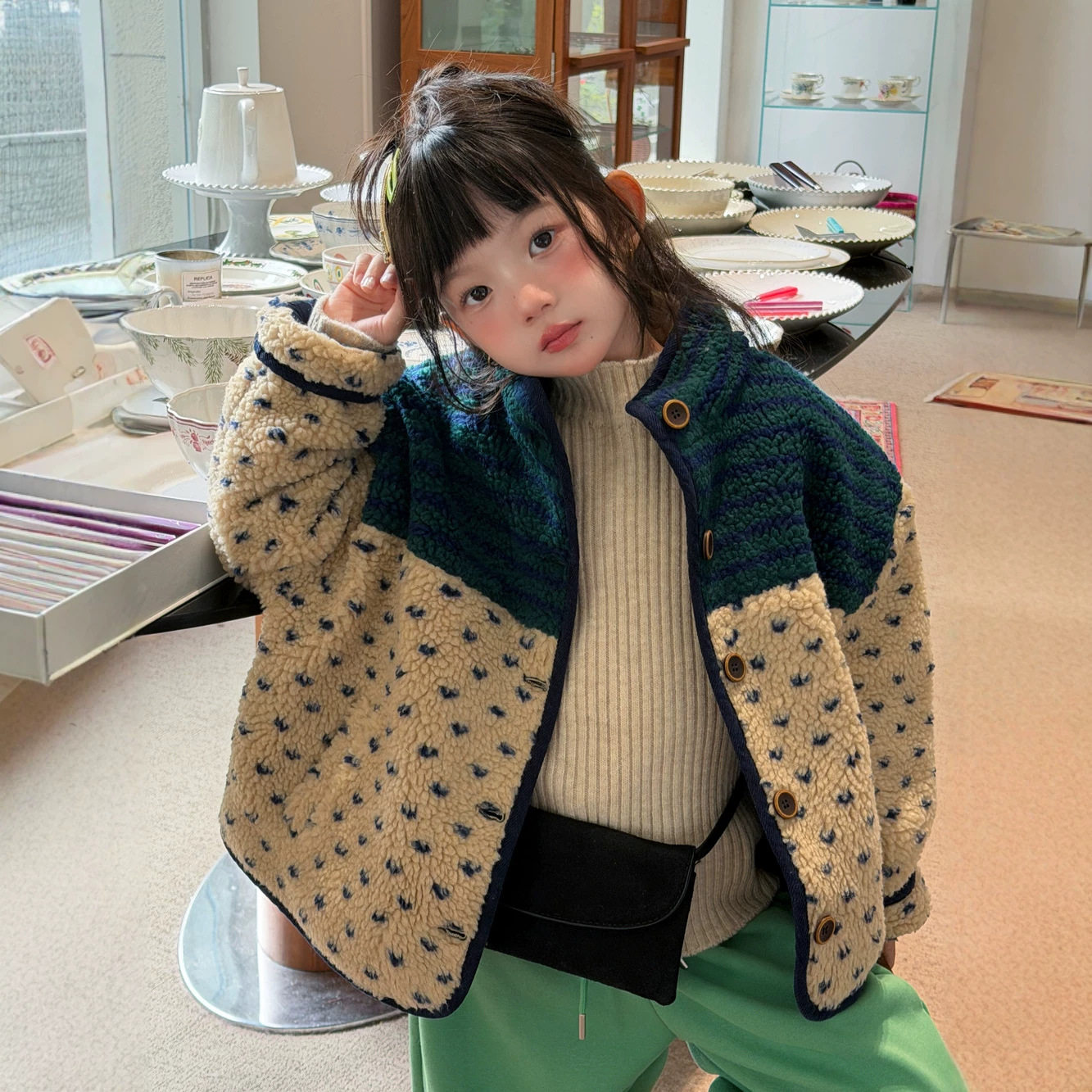 半柚毛毛衣2026冬季女童韩版撞色拼接羊羔绒外套儿童加厚百搭棉衣
