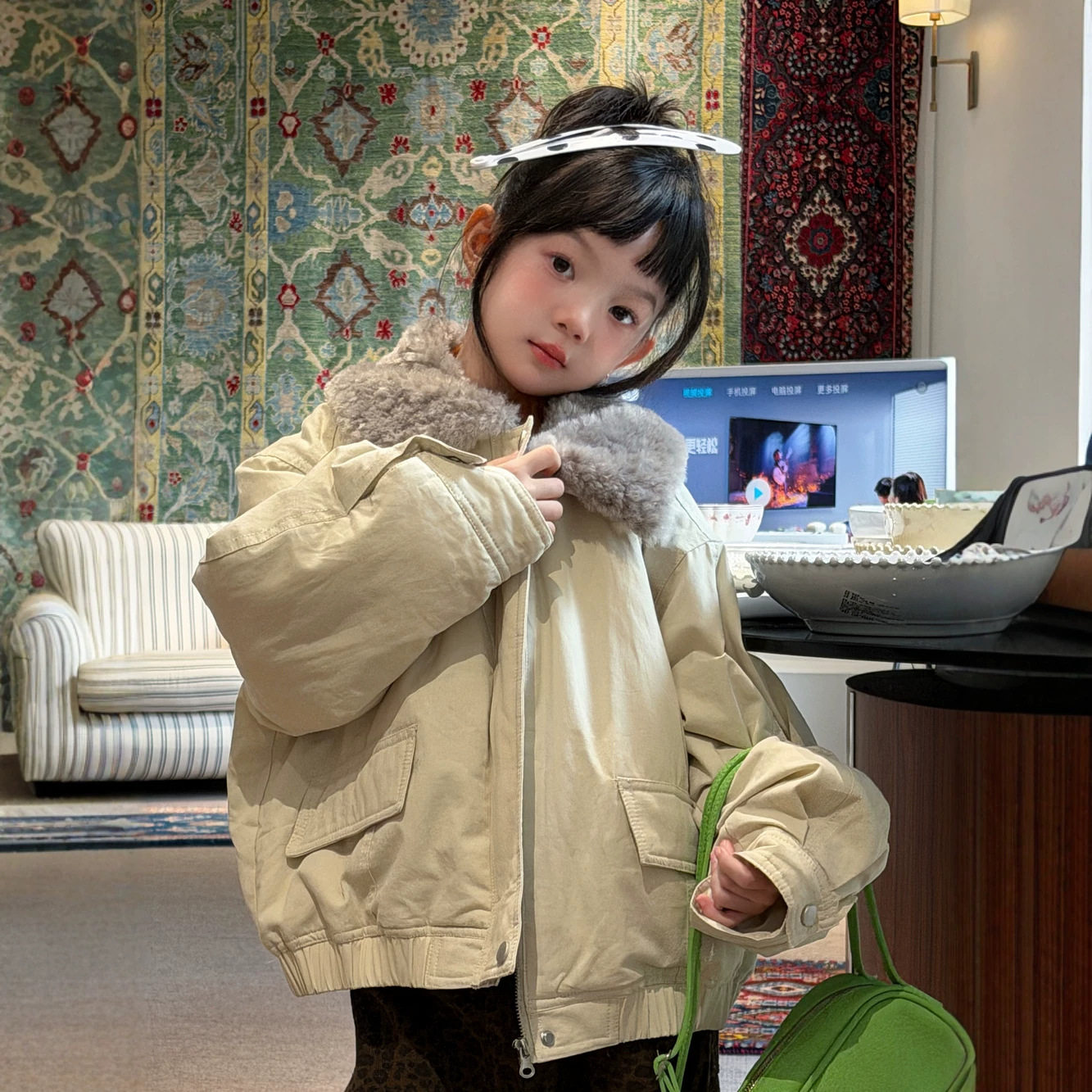 半柚童外套2026冬季女童韩版加厚休闲面包服儿童翻领宽松毛领棉衣