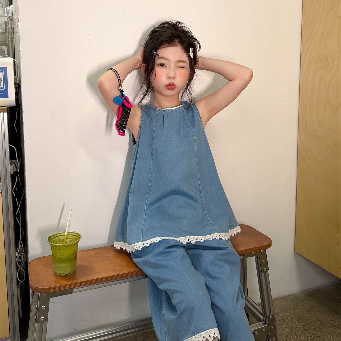 花与寻女童套装2026年夏季新款牛仔拼接背心+裤子百搭省心甜酷潮