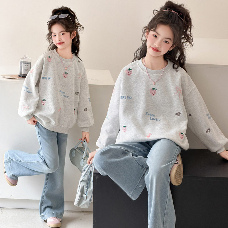 2026新款春秋装儿童草莓印花卫衣女孩圆领长袖中大女童套头衫跨境