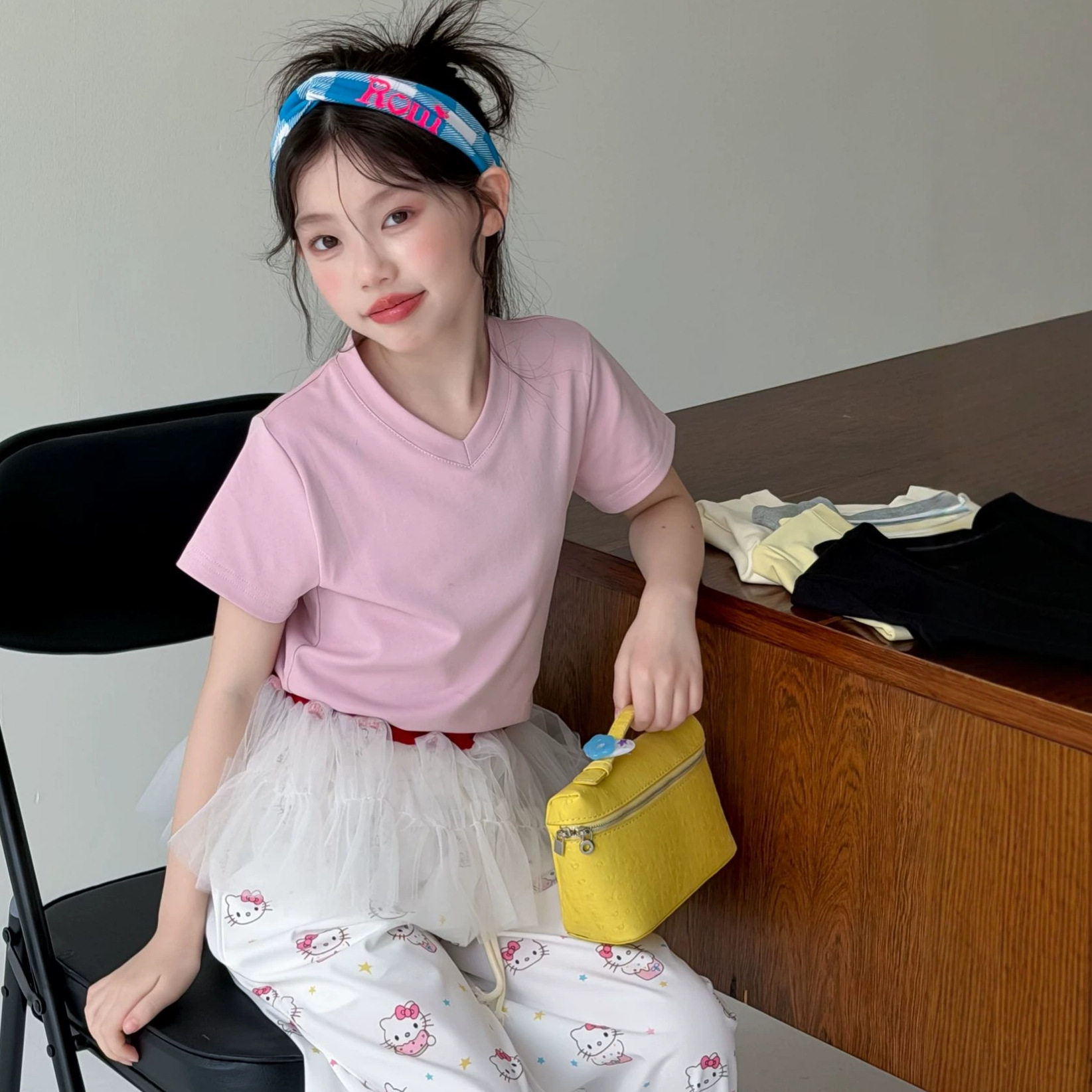 2026夏季女童多色v领短袖T恤衫儿童纯棉修身打底衫韩系百搭上衣