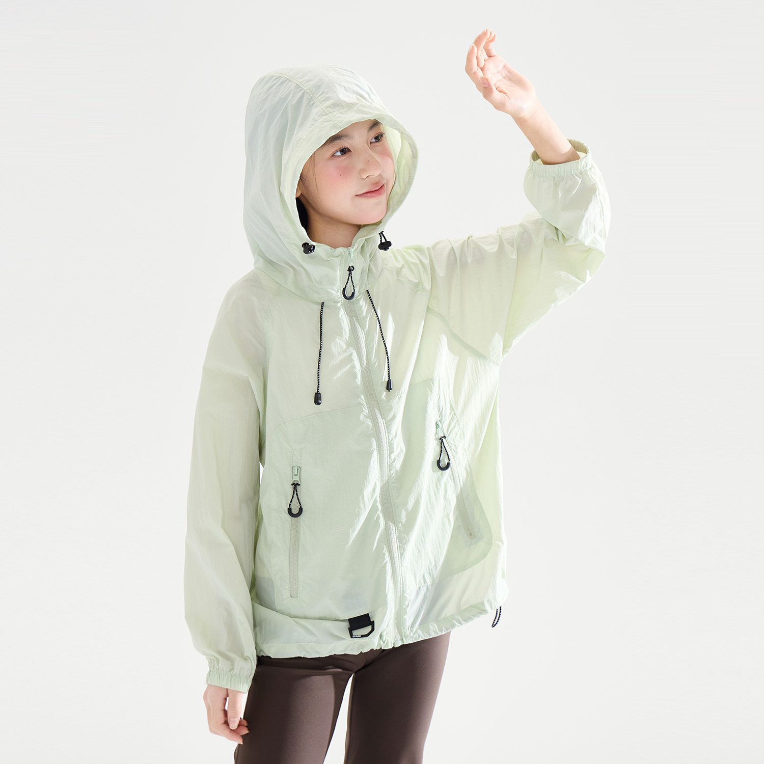 周大雨女童轻量化透气防晒服2026夏装新款儿童薄款防紫外线百搭外