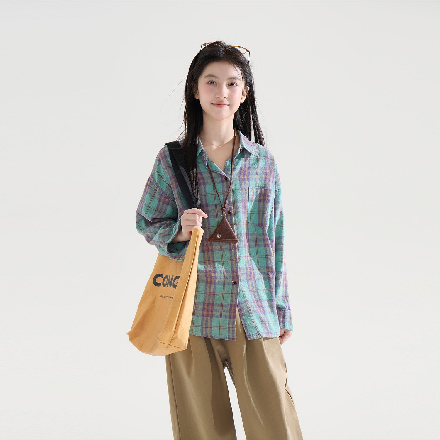 女童撞色格纹衬衫2026秋装新款儿童洋气麻感衬衣翻领舒适长袖上衣