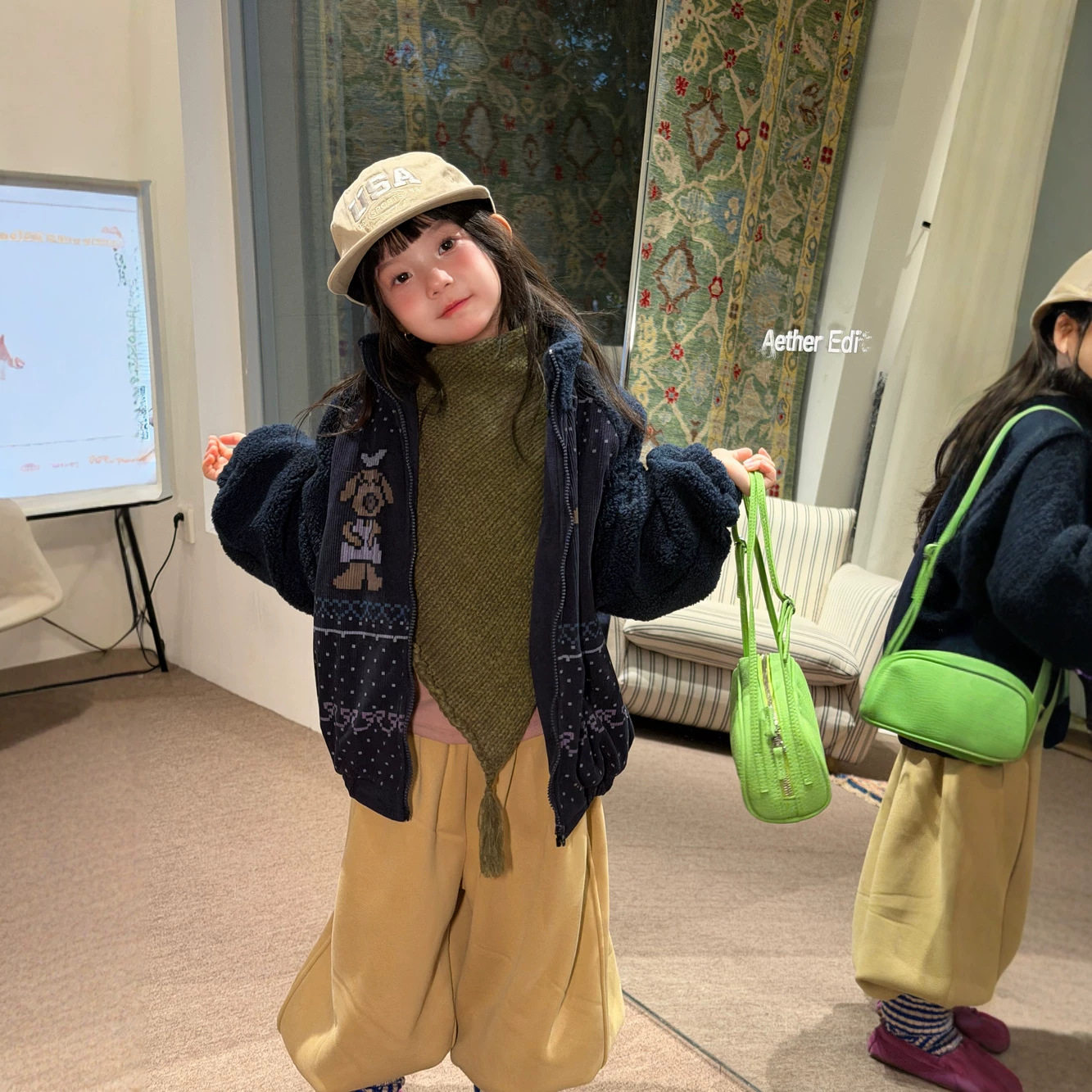 半柚外套2026女童冬季韩版加厚夹棉拉链外套儿童灯芯绒拼接毛毛衣