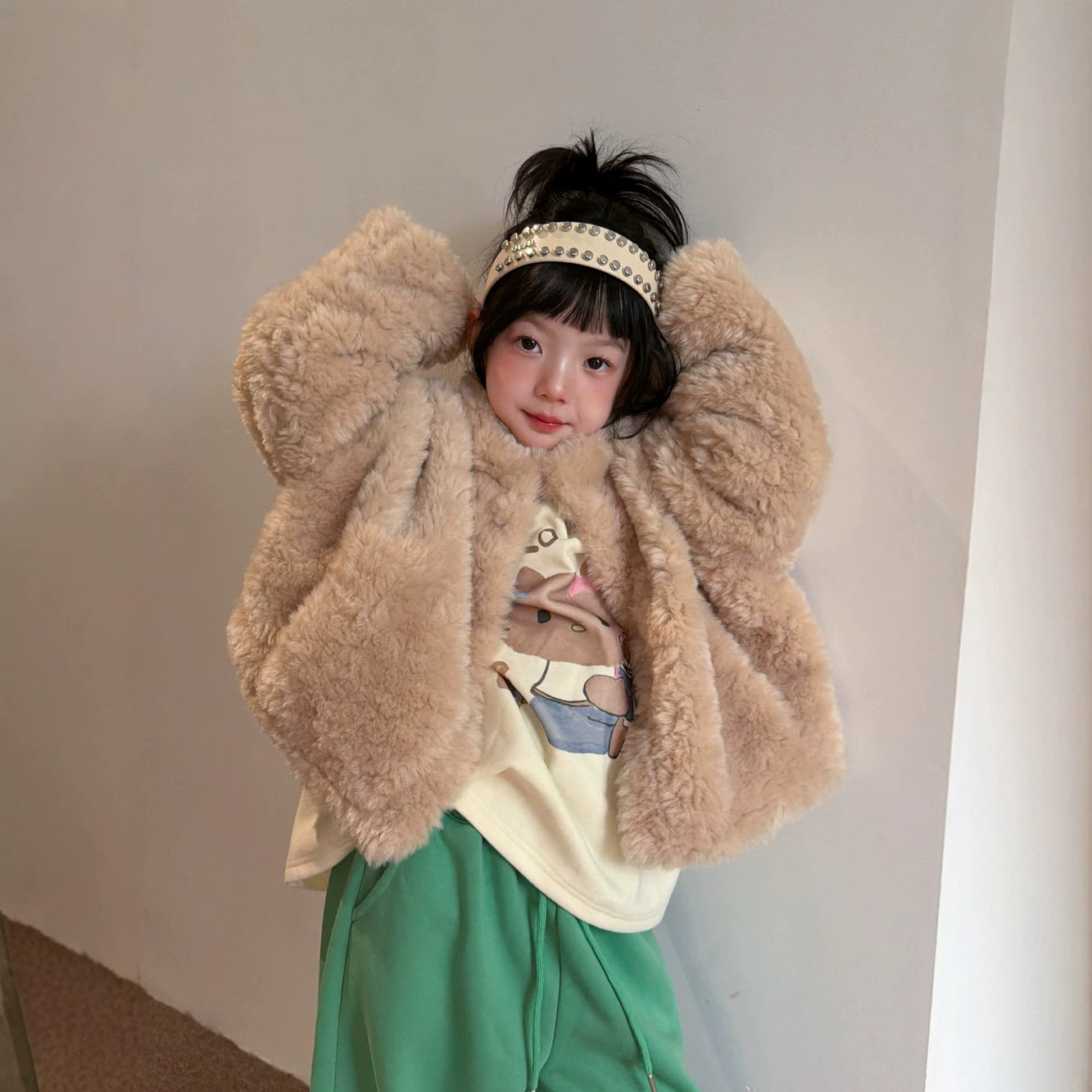 半柚外套2026冬季女童韩版立领仿皮草毛毛衣儿童加厚宽松纯色棉服