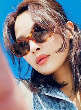 辛芷蕾同款双C墨镜女网红小香风方框遮阳太阳眼镜大logo镜腿5493