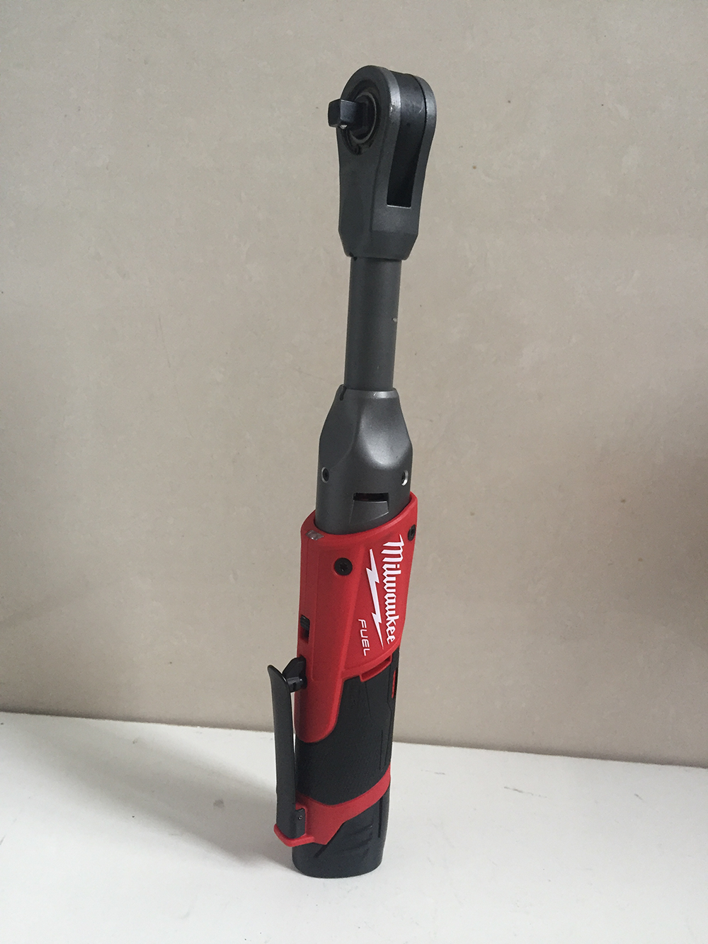 米沃奇12V无刷冲击扳手电炮