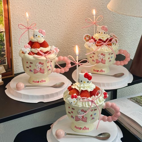 圣诞节KT猫粉色草莓杯蛋糕装饰hellokitty甜品杯马克杯草莓蛋糕杯