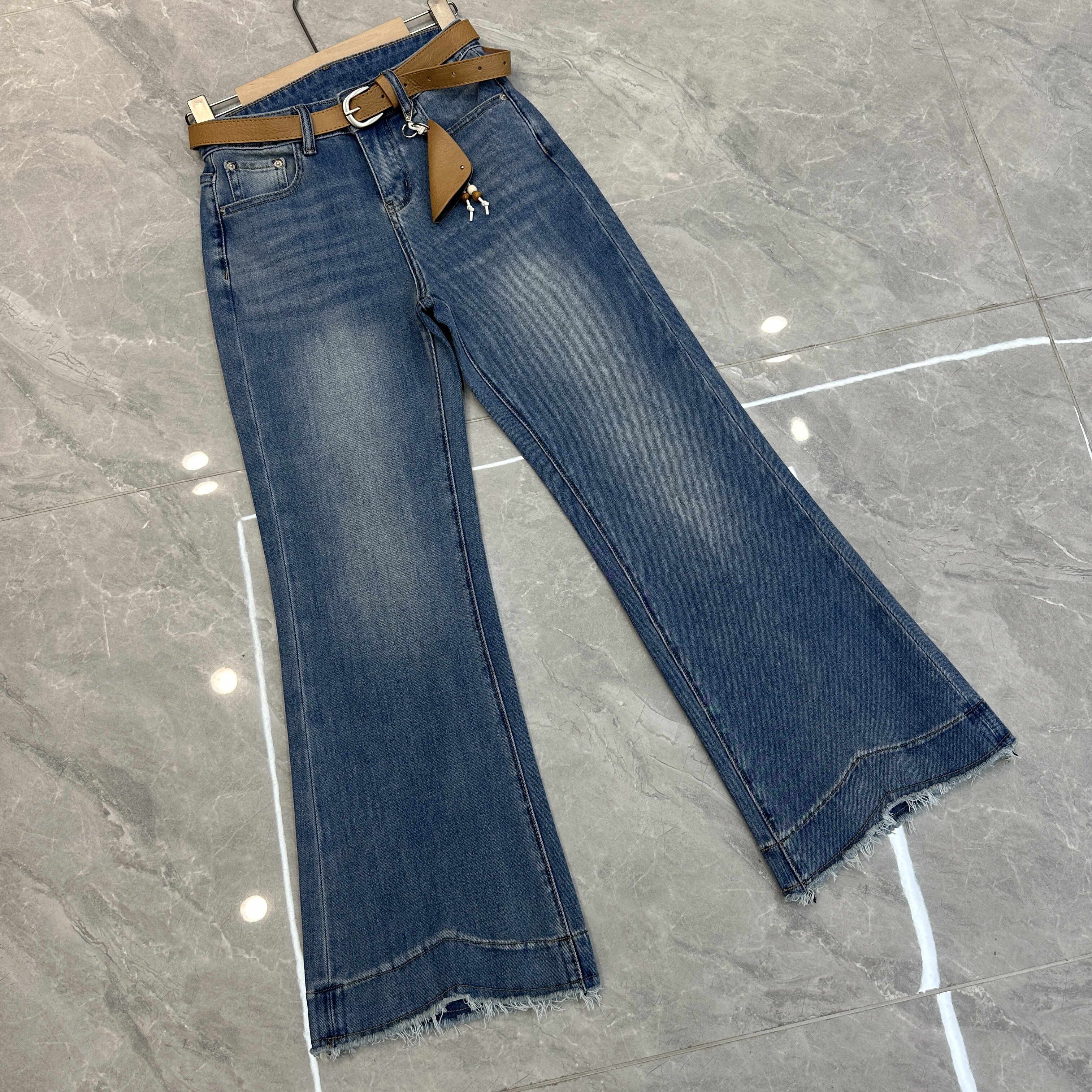 2026春款A FASHION JEANS阿凡牛67807牛仔裤女显瘦毛边微喇裤长裤