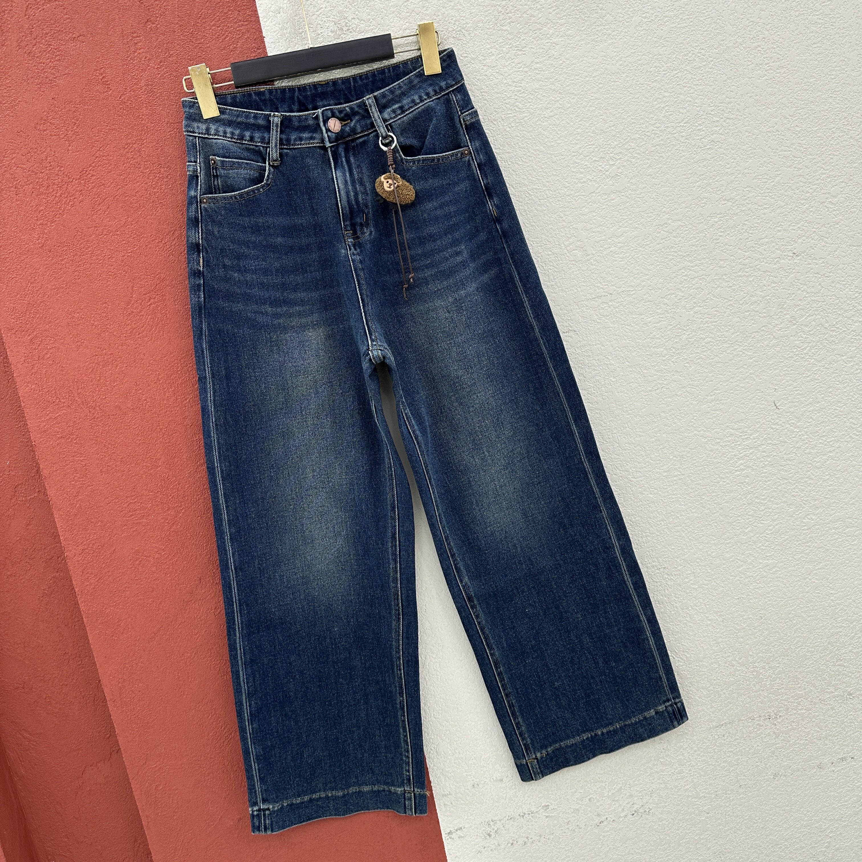 2026秋款JEANS七彩女孩9932牛仔裤女式九分直筒裤刺绣绵羊法棍裤