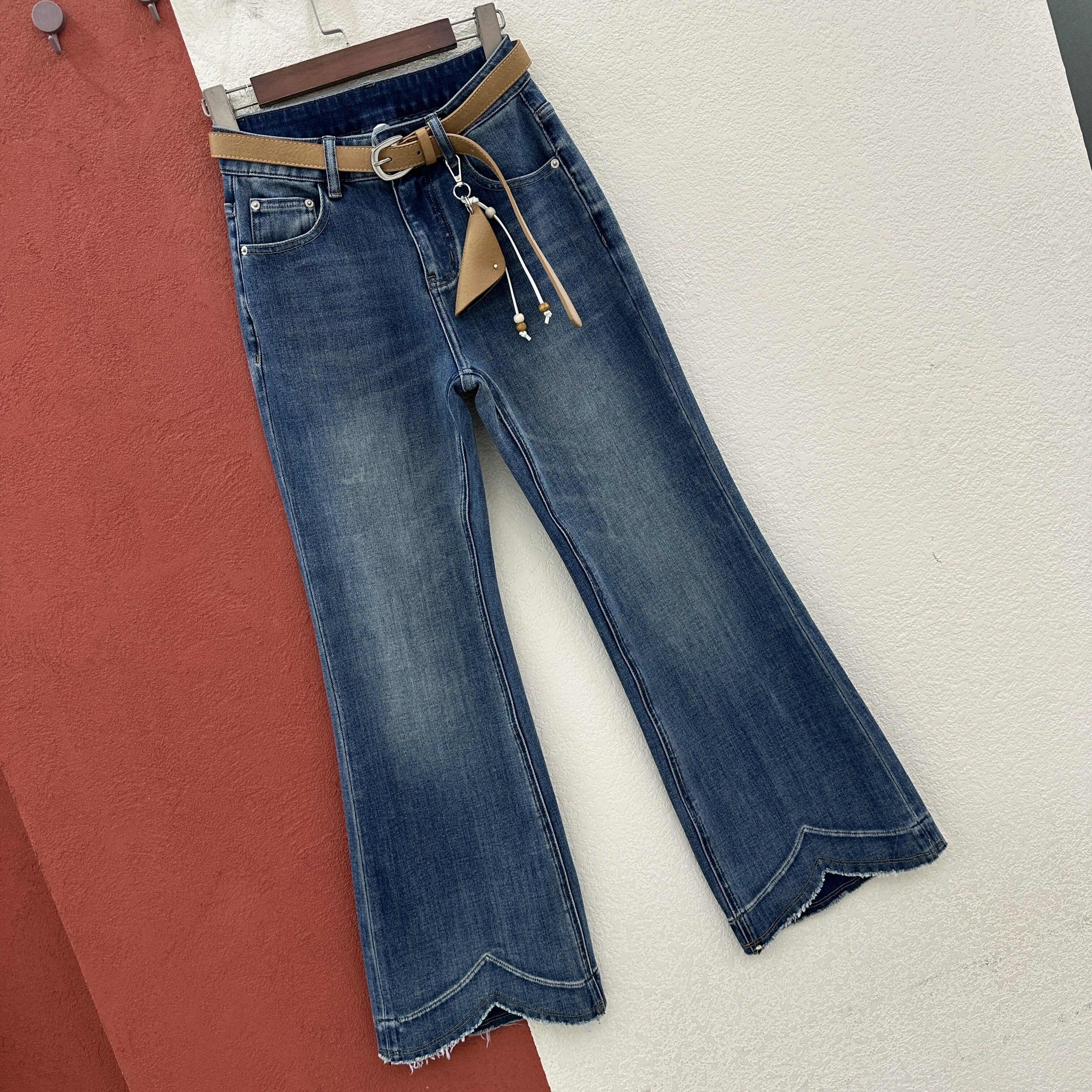 2026春季新款JEANS韩酷莱66234牛仔裤女九分毛边微喇裤修身喇叭裤