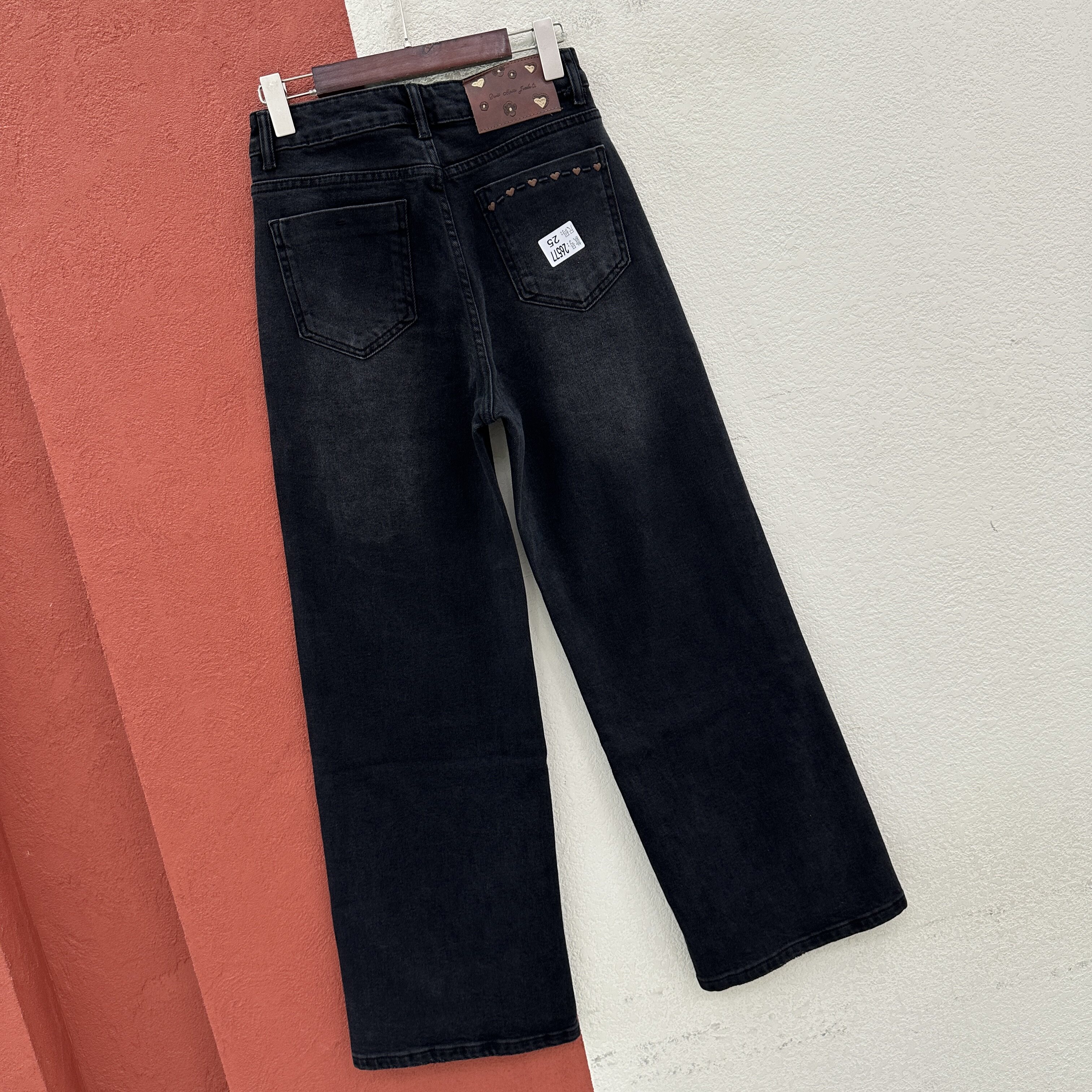 2026秋款FASHION JEANS金蚂蚁26577牛仔裤女高腰刺绣皮标直筒裤子