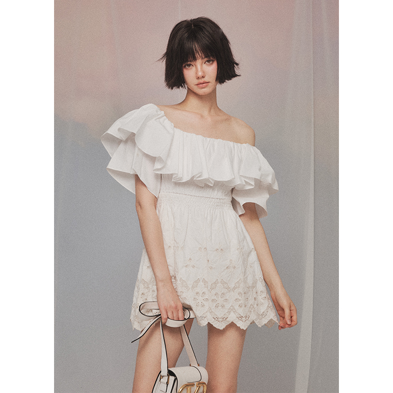 CAN夏季新款名媛风荷叶边连衣裙