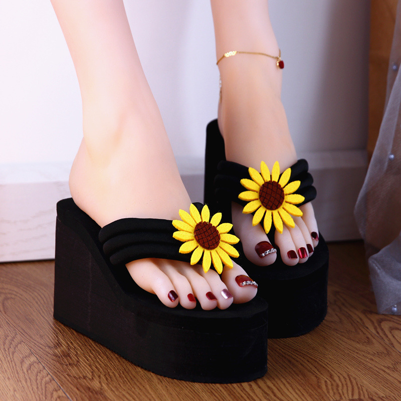 时尚太阳花厚底人字拖女夏外穿防滑凉拖鞋度假海边沙滩夹趾拖女鞋