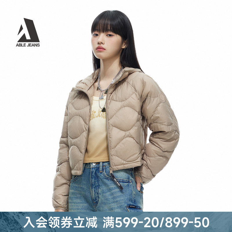 ABLE JEANS冬季新款舒适时尚超轻连帽轻薄衍缝羽绒服女短款968005