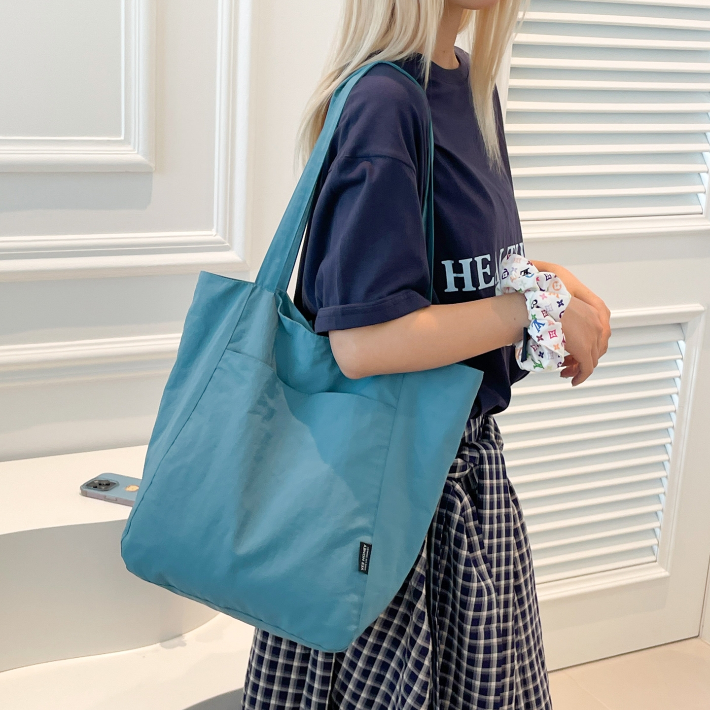 湖蓝色大容量慵懒风布包